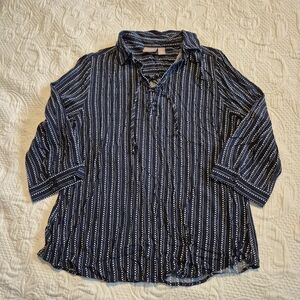 Chico's size 1 or Small blue and white lace up front neck 3/4 sleeve VGUC